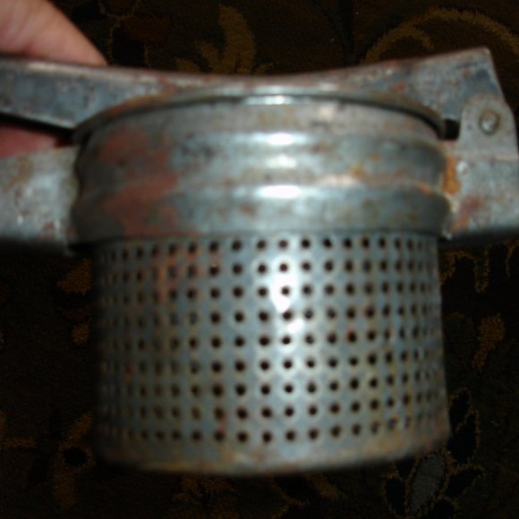 Vintage Potato Ricer - Kitchen Primitive - Antique Potato Ricer - Picture 4 of 5